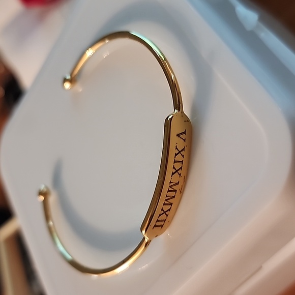 stella & dot gold tone bangle - Picture 2 of 11